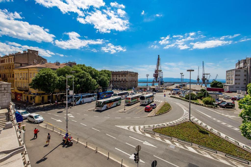Apartment Marge Rijeka Exteriör bild